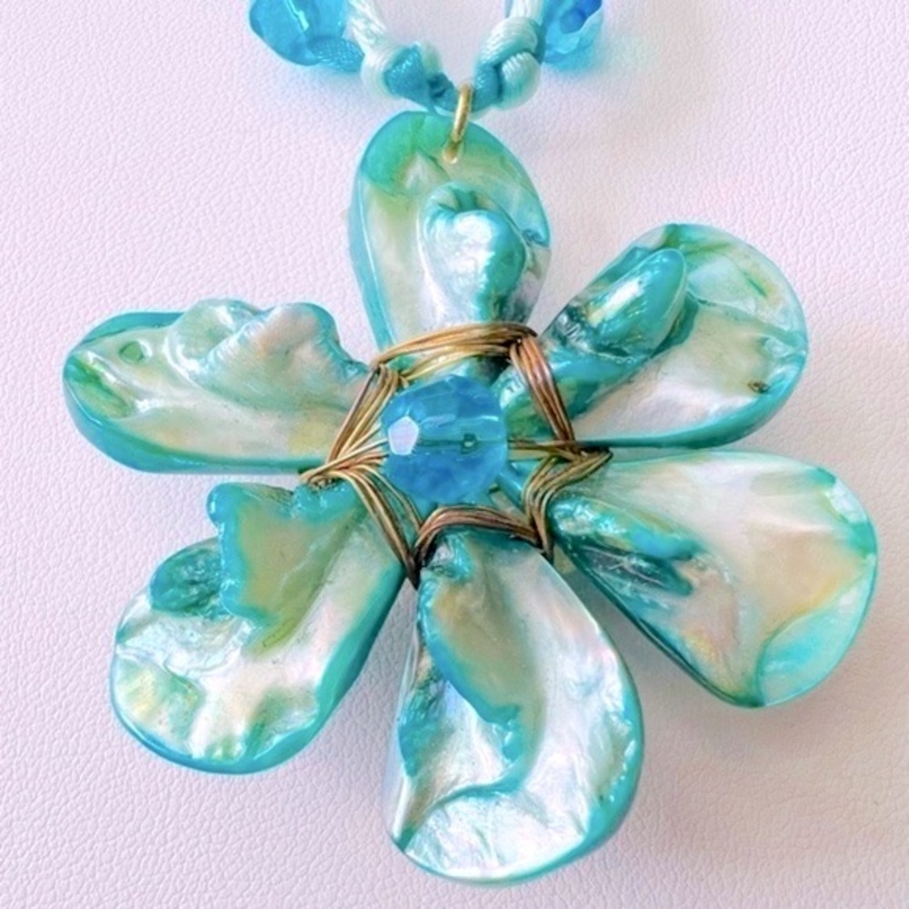 Double Turquoise Colored Chunky Beaded Necklace Large Flower Pendant Medallion - Picture 5 of 13